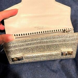 VERY RARE HTF (NW0T) HENRI BENDEL HOLOGRAPHIC CARLYLE WALLET